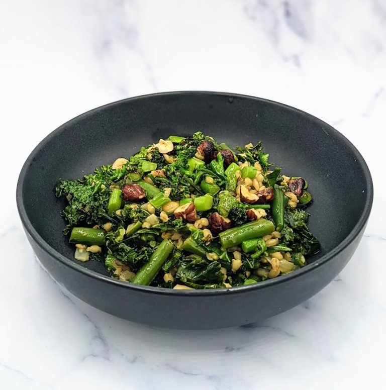 Orzotto with greens and hazelnut 768x776