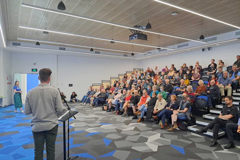 mainslider youtube01 768x512